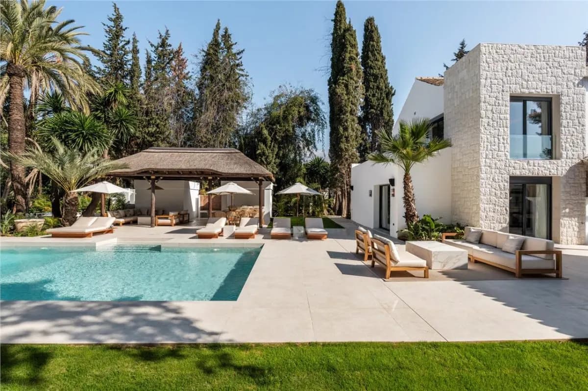 Contemporary Mediterranean Villa 51 — Cascada de Camoján, Marbella view 3