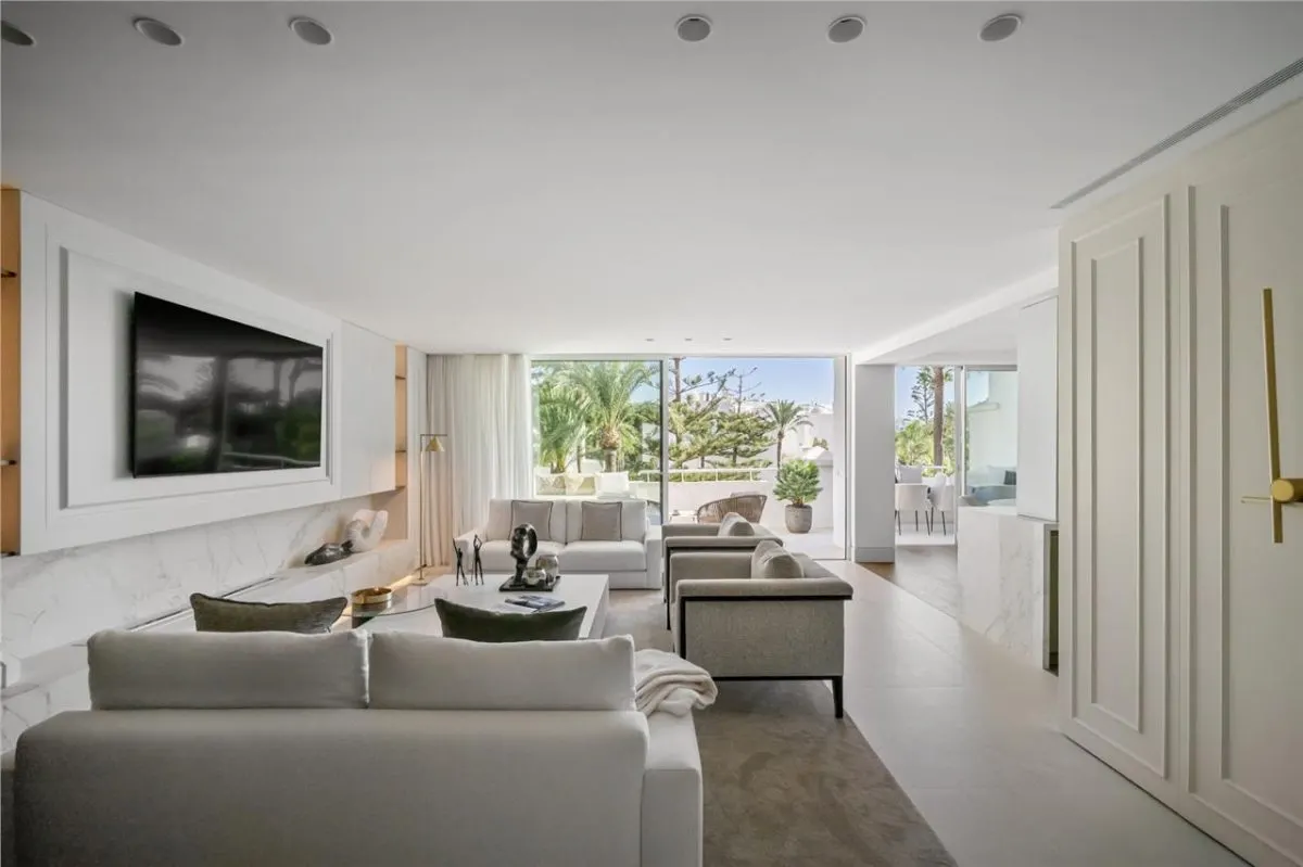 Panoramic Coastal Penthouse 152 — El Rosario, Marbella view 4