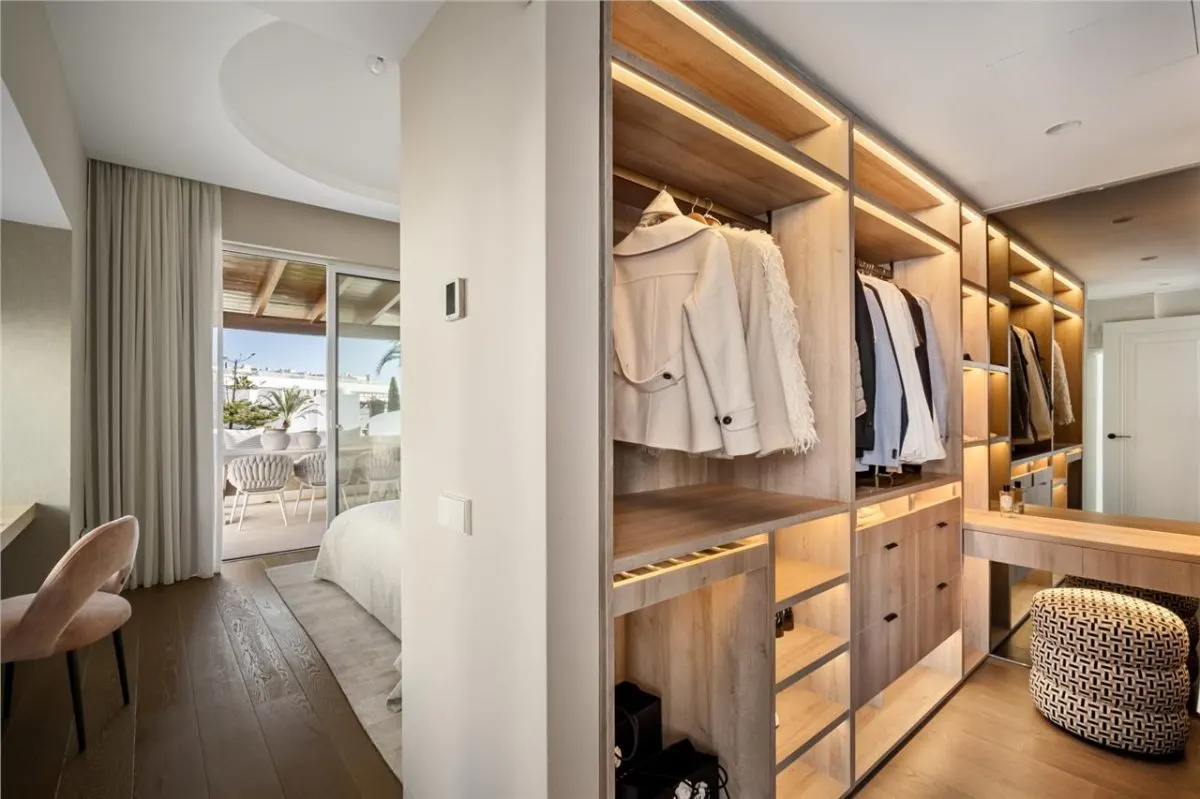 Panoramic Coastal Penthouse 152 — El Rosario, Marbella view 9