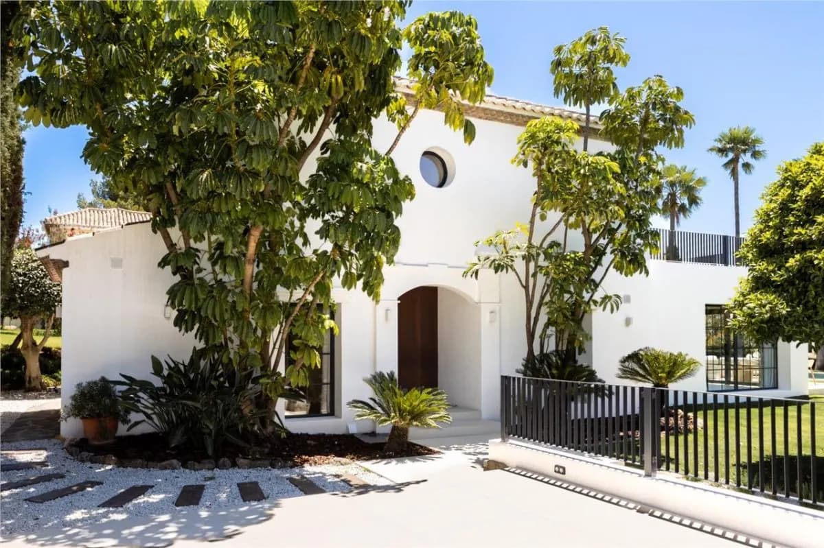 Contemporary Mediterranean Villa 163 — Los Flamingos, Benahavis view 4
