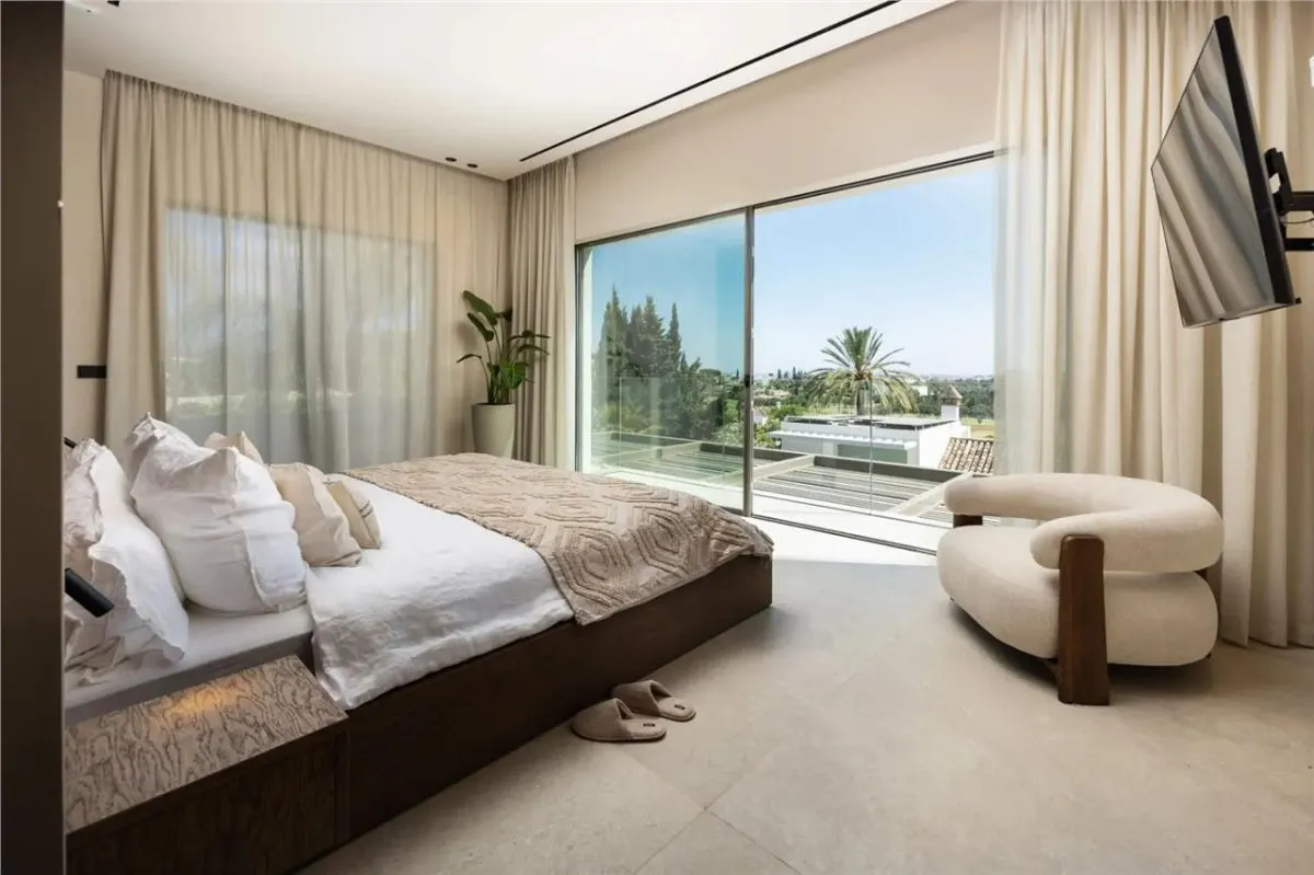 Villa Horizon 105 — Los Monteros Private Estate, Marbella view 21