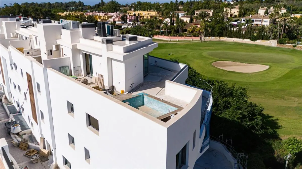 Panoramic Horizon Penthouse 66 — Sierra Blanca, San Pedro de Alcantara — Photograph 1