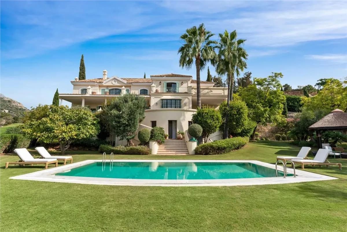 The Los Arqueros Architectural Residence 150 — Benahavis — Photograph 1