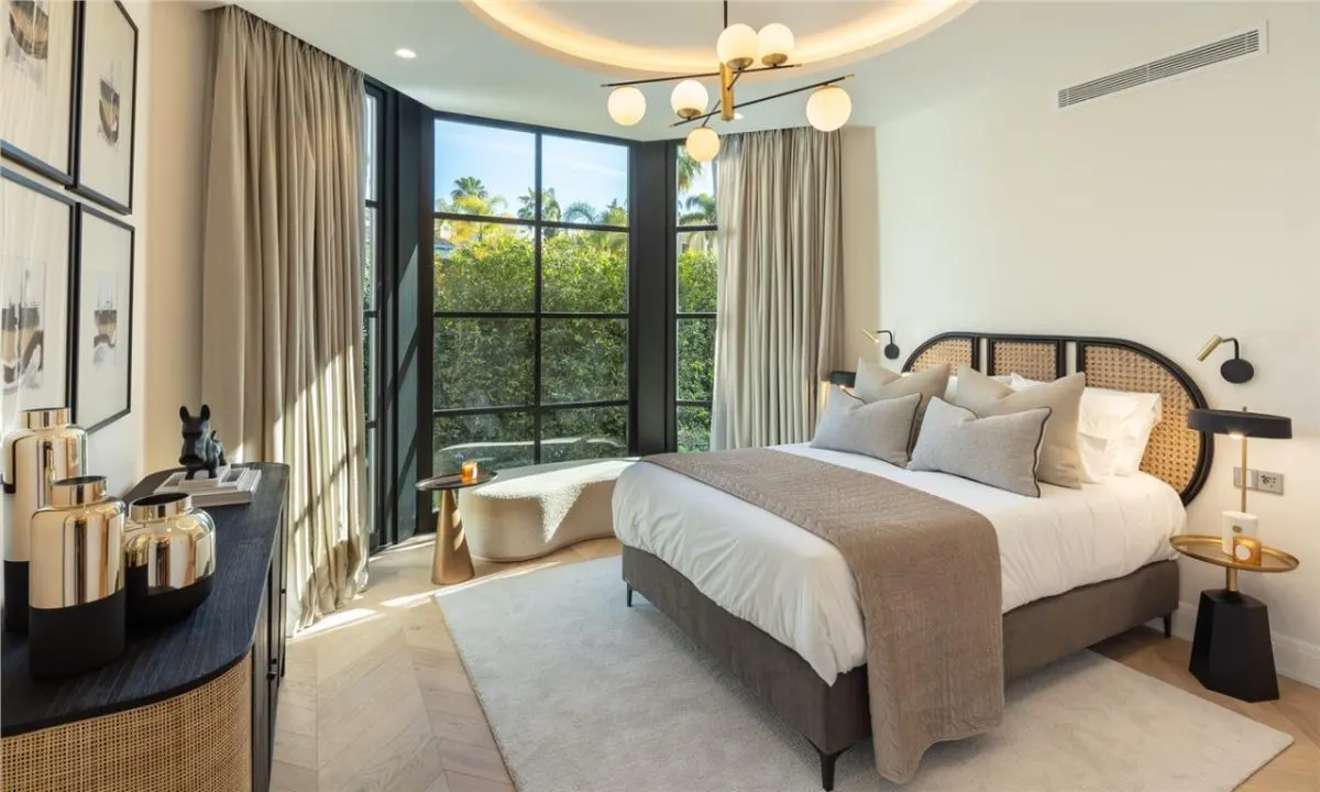 Marbella Prime Architectural Villa — Costa del Sol view 10