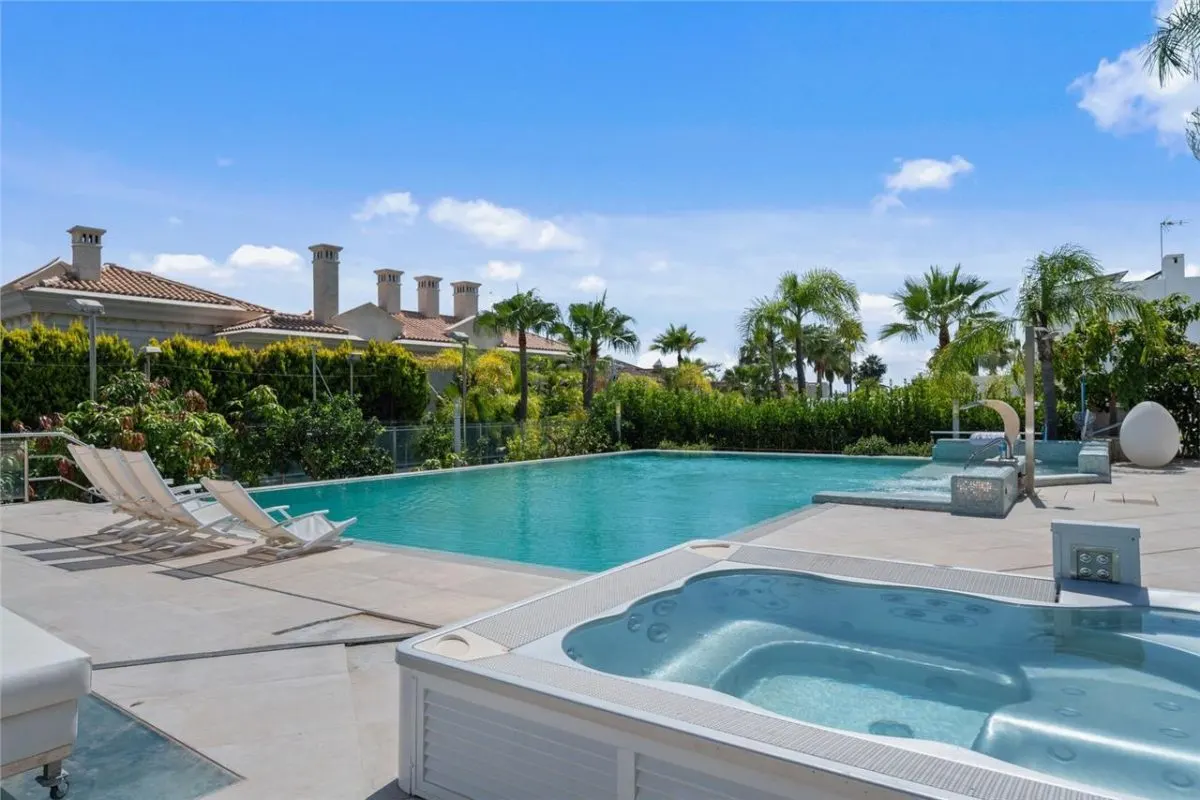 Villa Horizon 35 — Nagüeles Private Estate, Marbella view 4