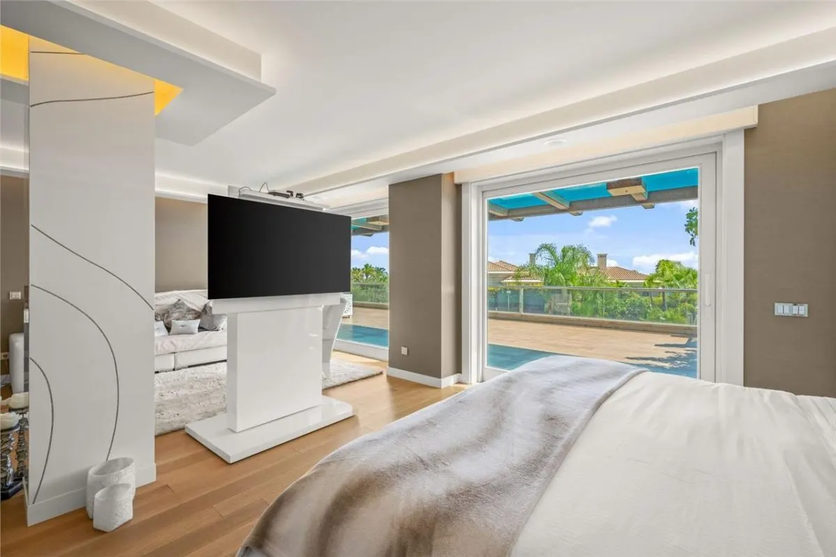 Villa Horizon 35 — Nagüeles Private Estate, Marbella view 6