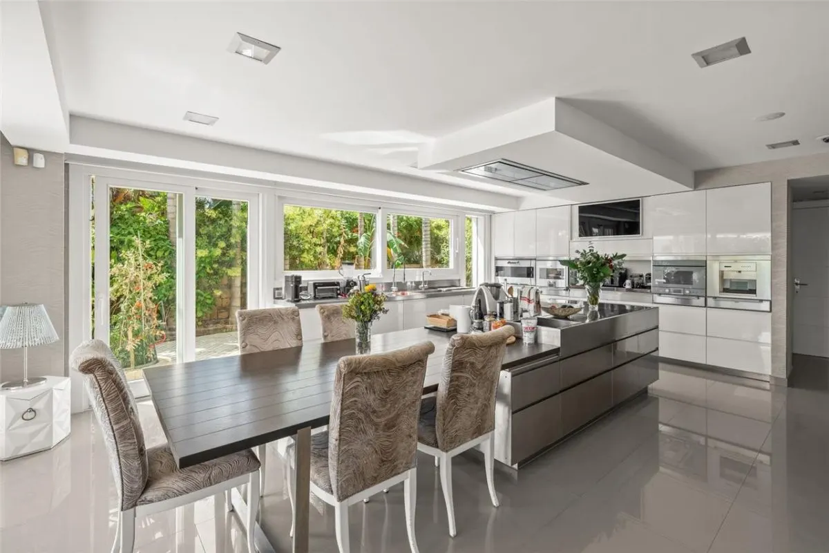 Villa Horizon 35 — Nagüeles Private Estate, Marbella view 9