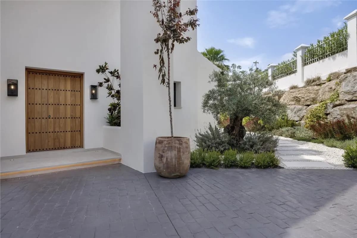 Villa Horizon 70 — El Madroñal Private Estate, Benahavis view 4