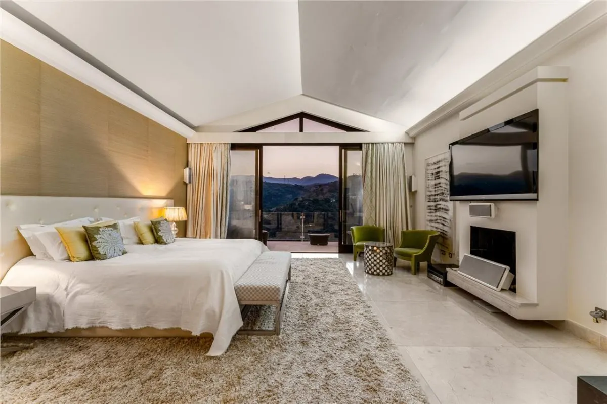 Villa Horizon 77 — El Madroñal Private Estate, Benahavis view 4