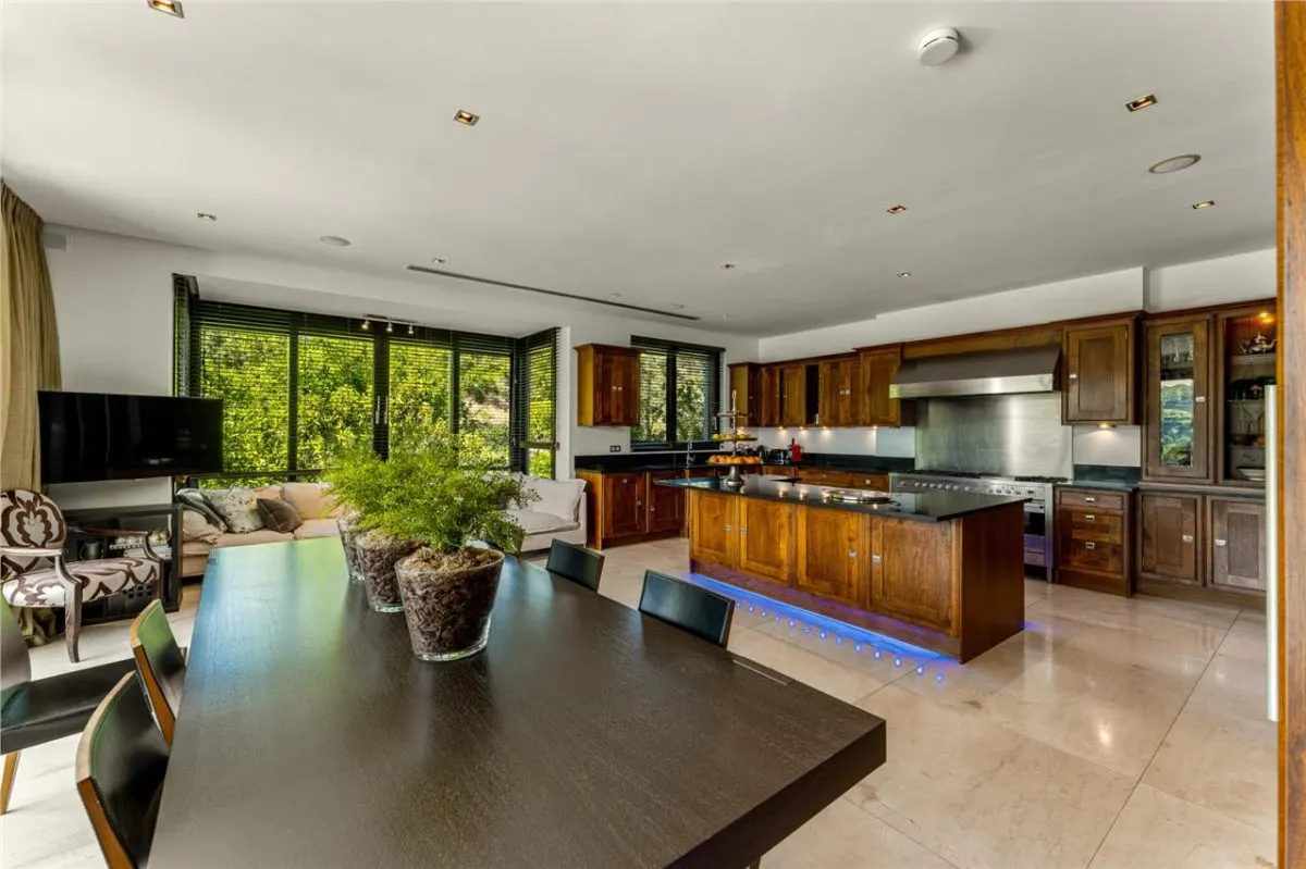 Villa Horizon 77 — El Madroñal Private Estate, Benahavis view 9