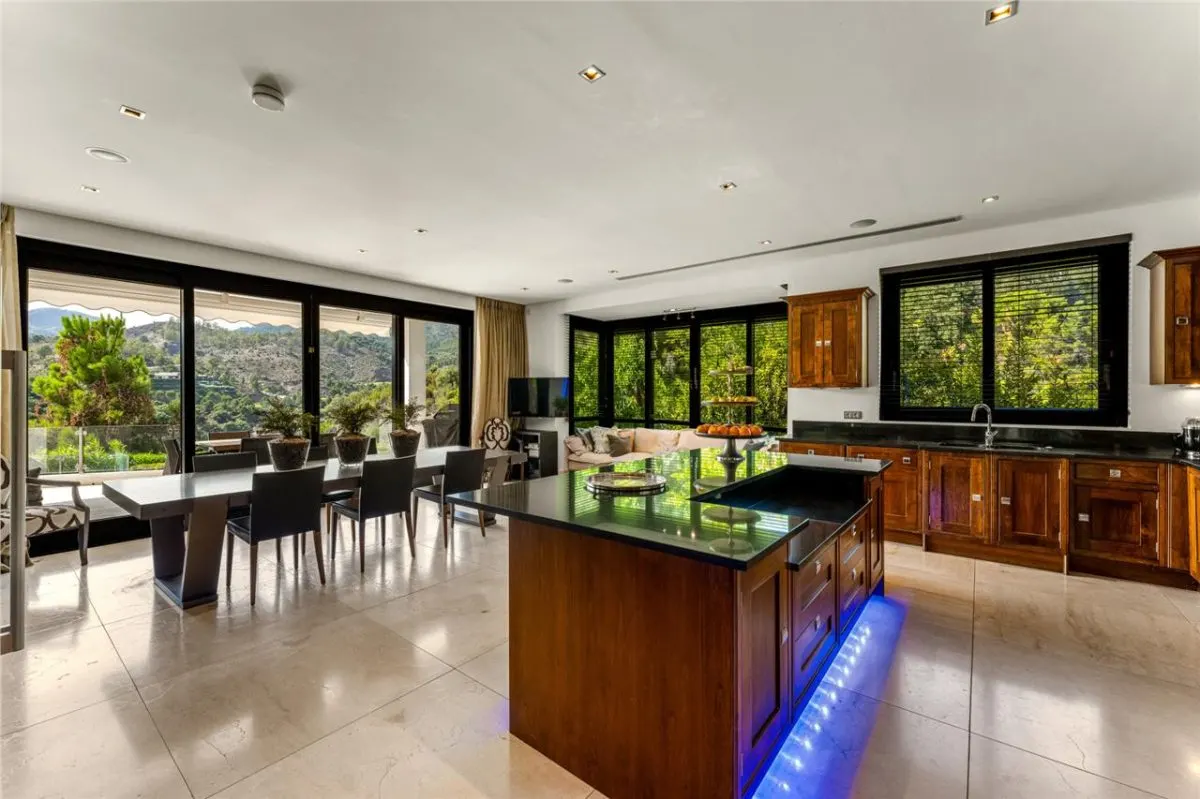 Villa Horizon 77 — El Madroñal Private Estate, Benahavis view 10