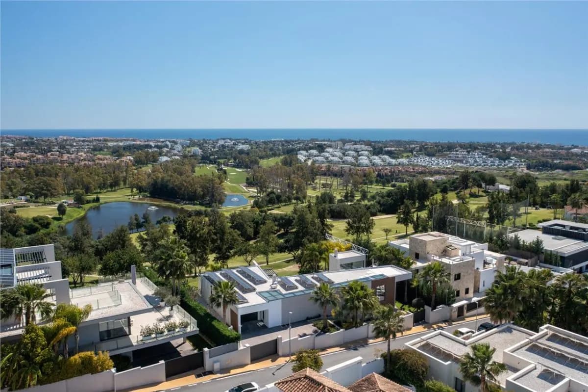 Private Belvedere Estate 128 — Capanes del Golf, Benahavis view 3