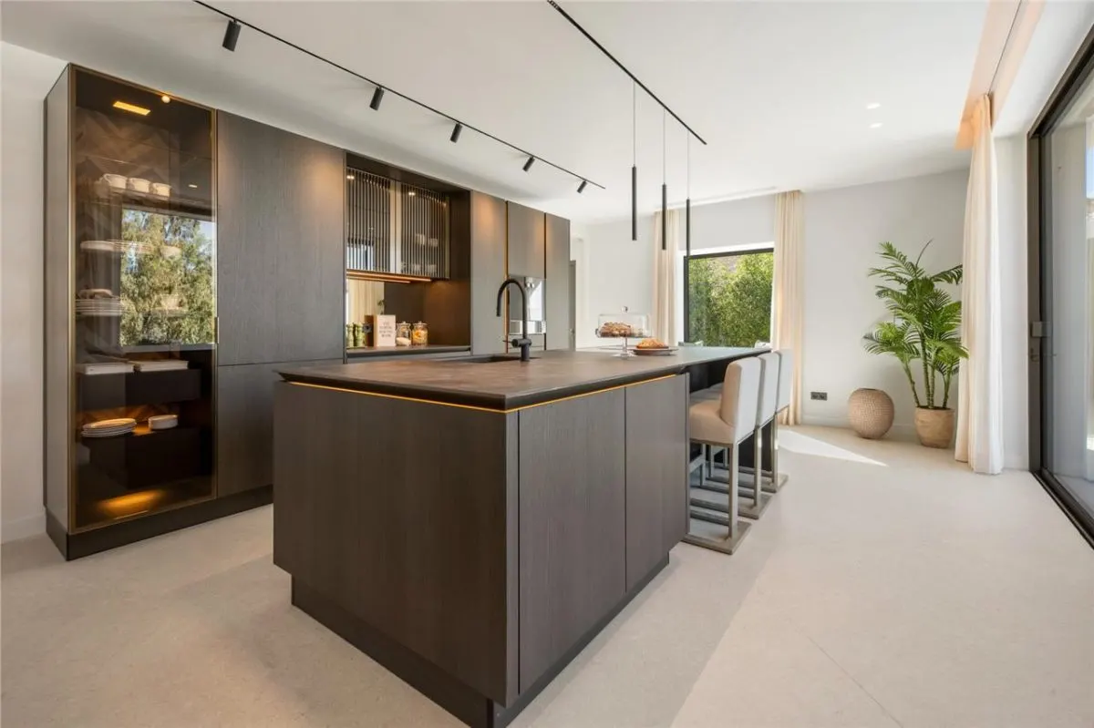 The El Madroñal Architectural Residence 50 — Benahavis view 6