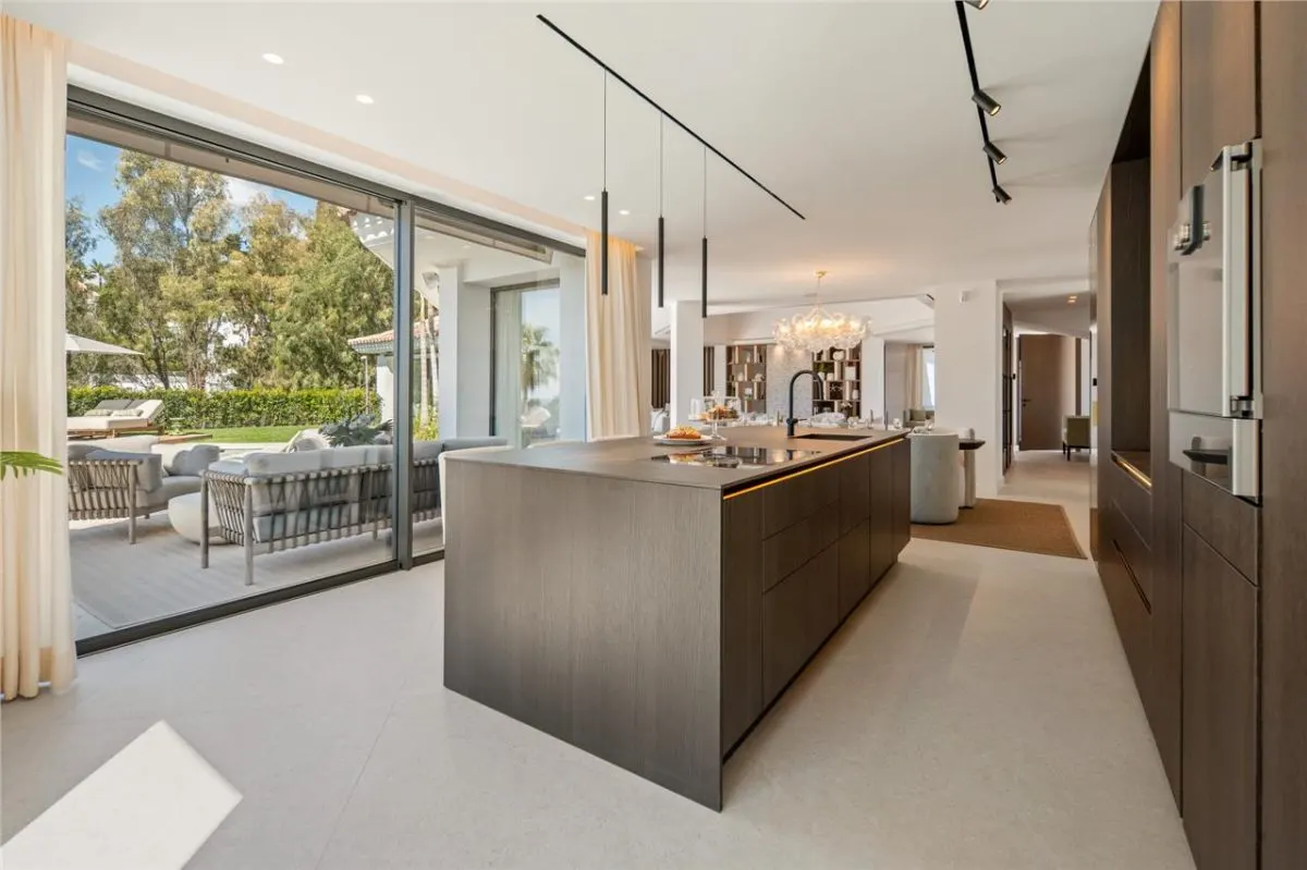 The El Madroñal Architectural Residence 50 — Benahavis view 7