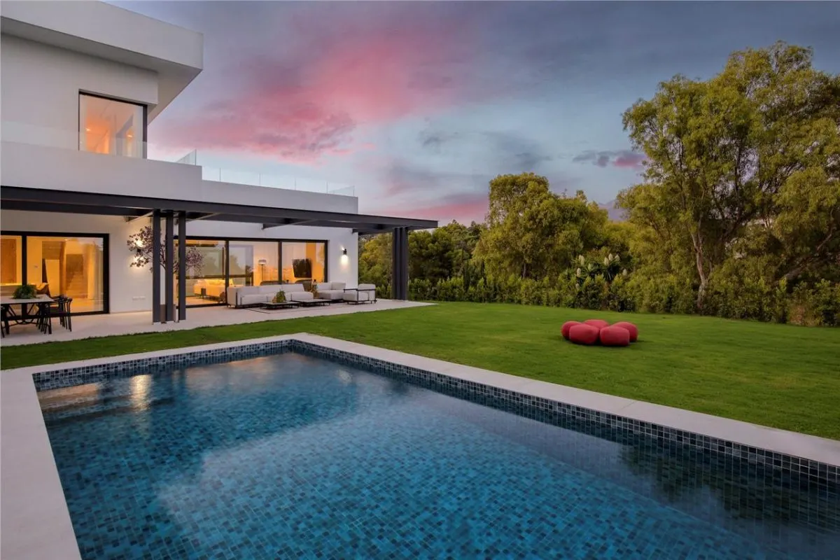 Villa Horizon 95 — Calahonda Private Estate, Benahavis view 2