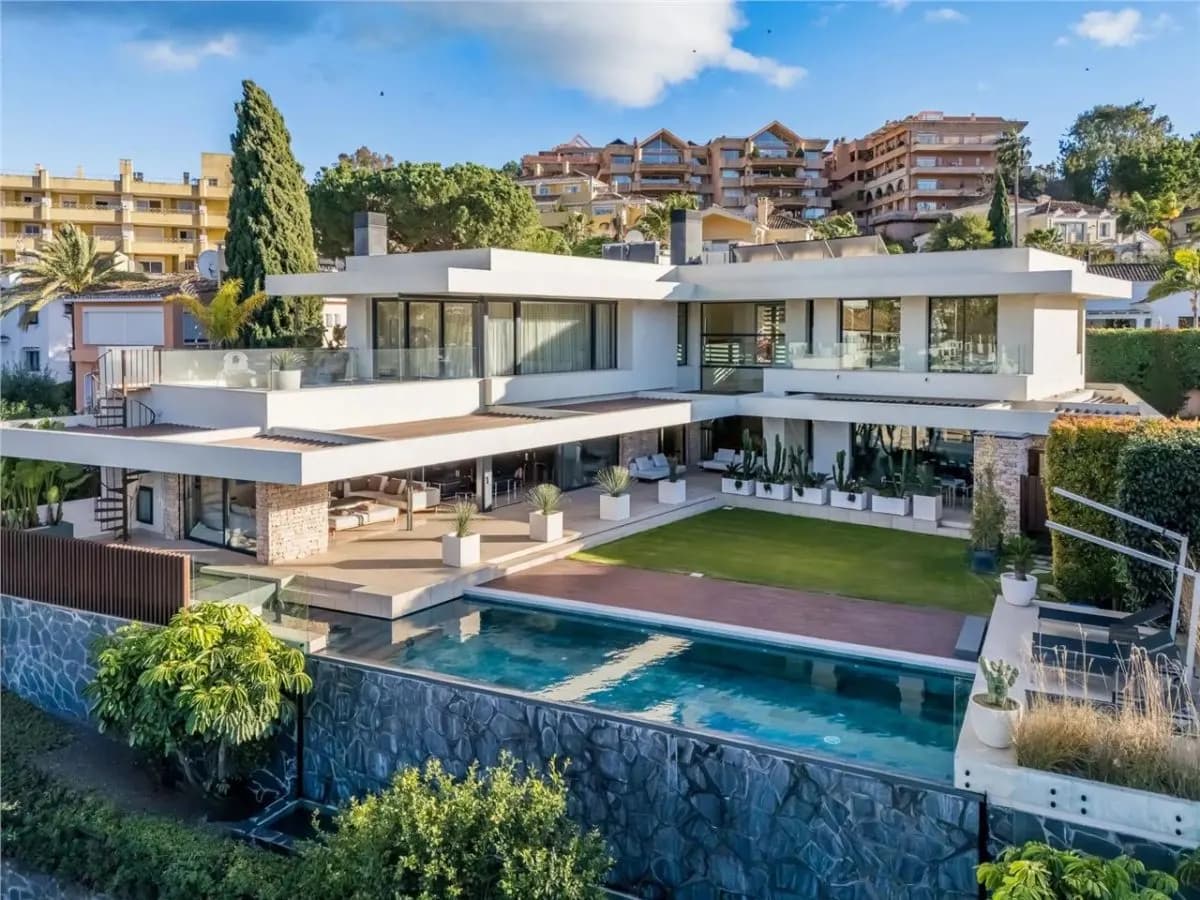 Contemporary Mediterranean Villa 59 — Marbella East, Marbella — Photograph 1