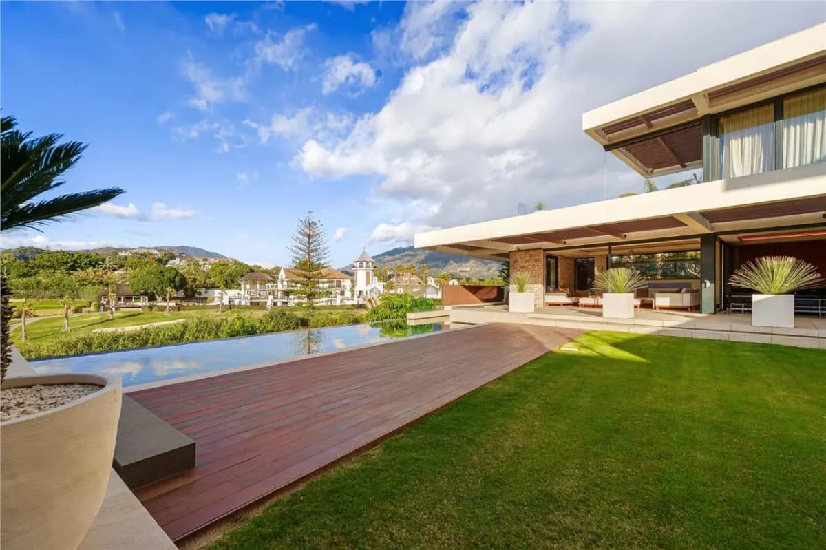 Contemporary Mediterranean Villa 59 — Marbella East, Marbella view 14