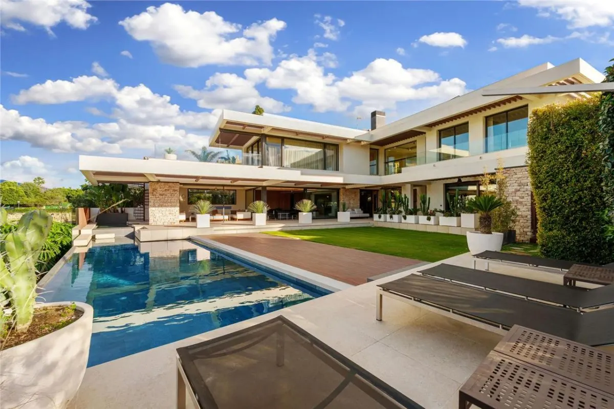 Contemporary Mediterranean Villa 59 — Marbella East, Marbella view 3