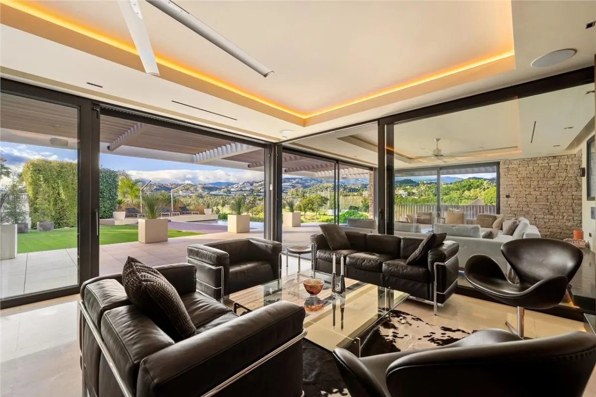 Contemporary Mediterranean Villa 59 — Marbella East, Marbella view 5