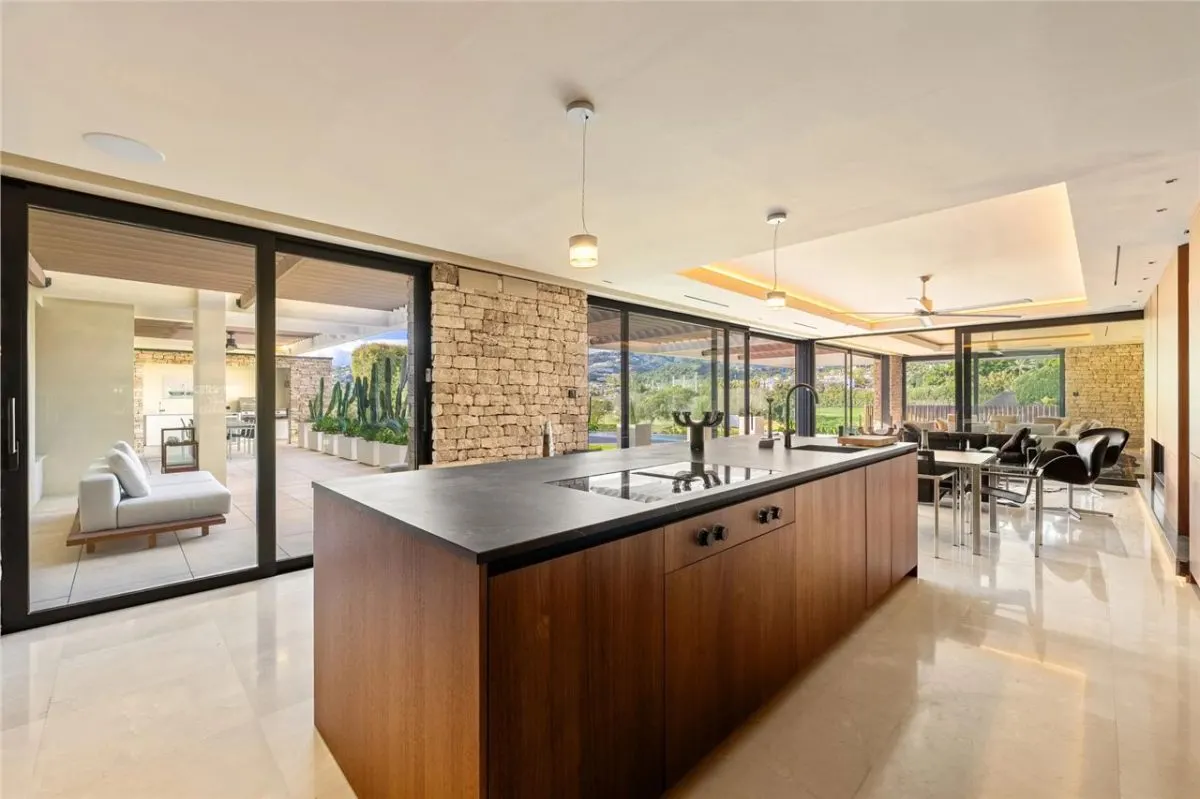 Contemporary Mediterranean Villa 59 — Marbella East, Marbella view 6