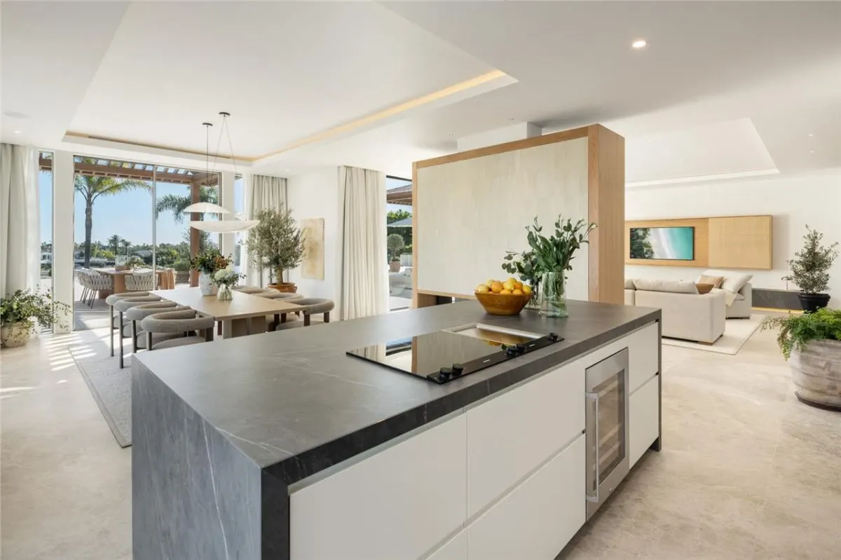 Villa Horizon 36 — Sierra Blanca Private Estate, Marbella view 5