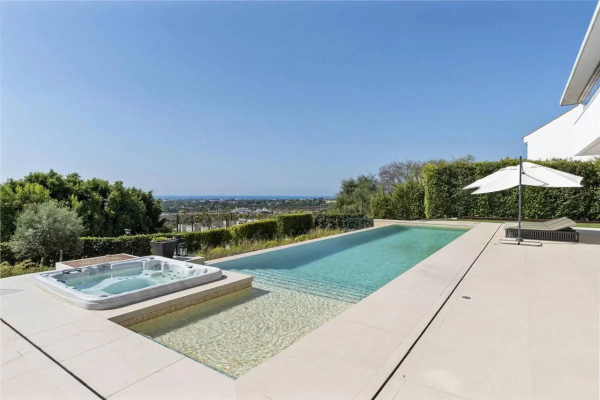 Contemporary Mediterranean Villa 135 — La Heredia, Benahavis view 2