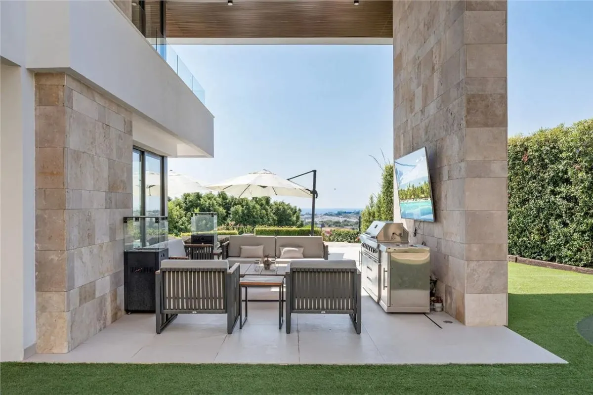 Contemporary Mediterranean Villa 135 — La Heredia, Benahavis view 8