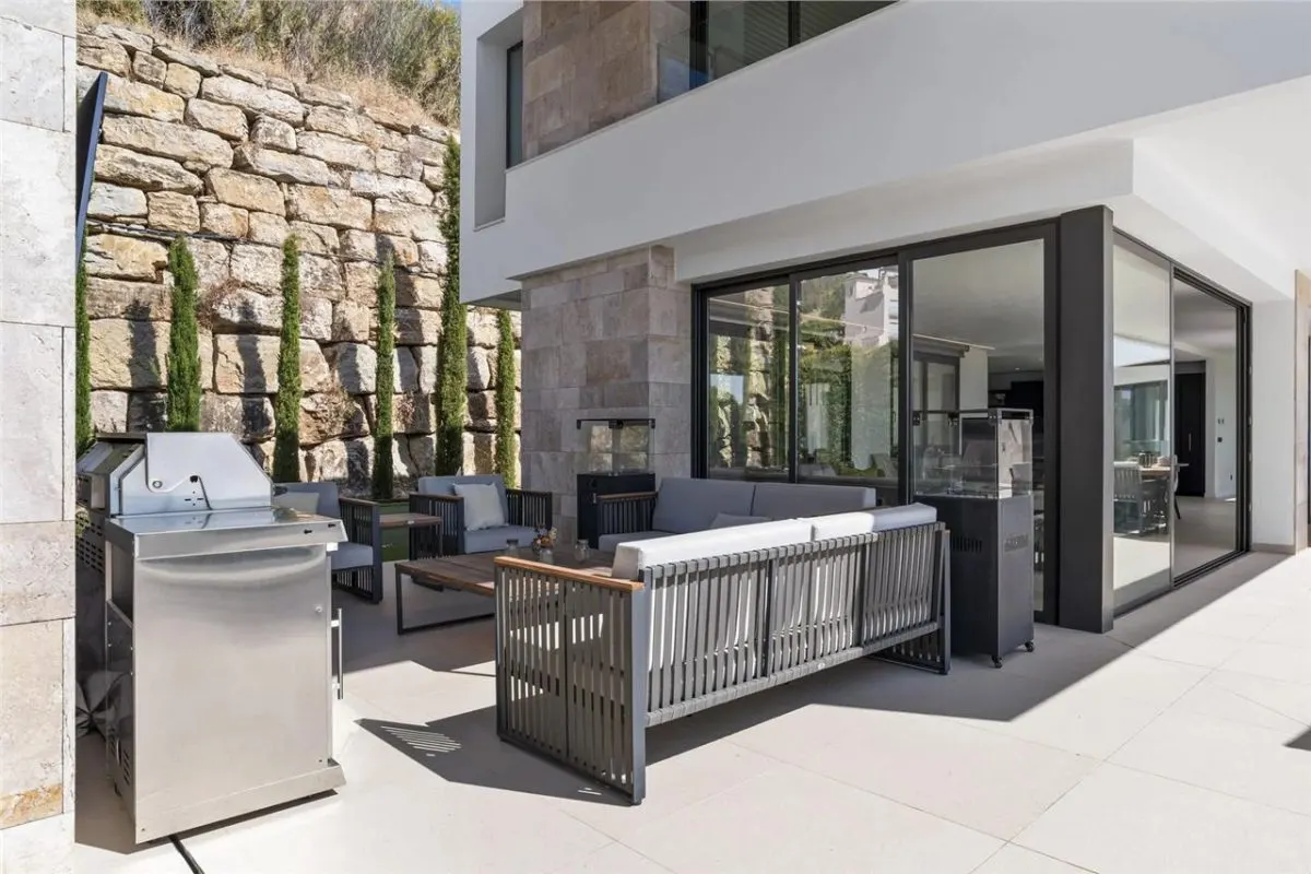 Contemporary Mediterranean Villa 135 — La Heredia, Benahavis view 9