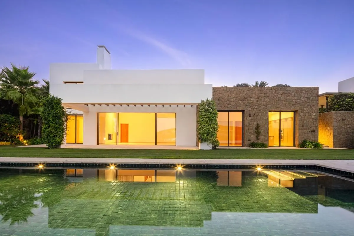 Contemporary Mediterranean Villa 99 — Doña Julia, Casares view 3