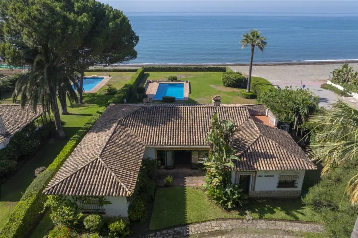 Villa Horizon 98 — Sierra Blanca Private Estate, Estepona — Photograph 1