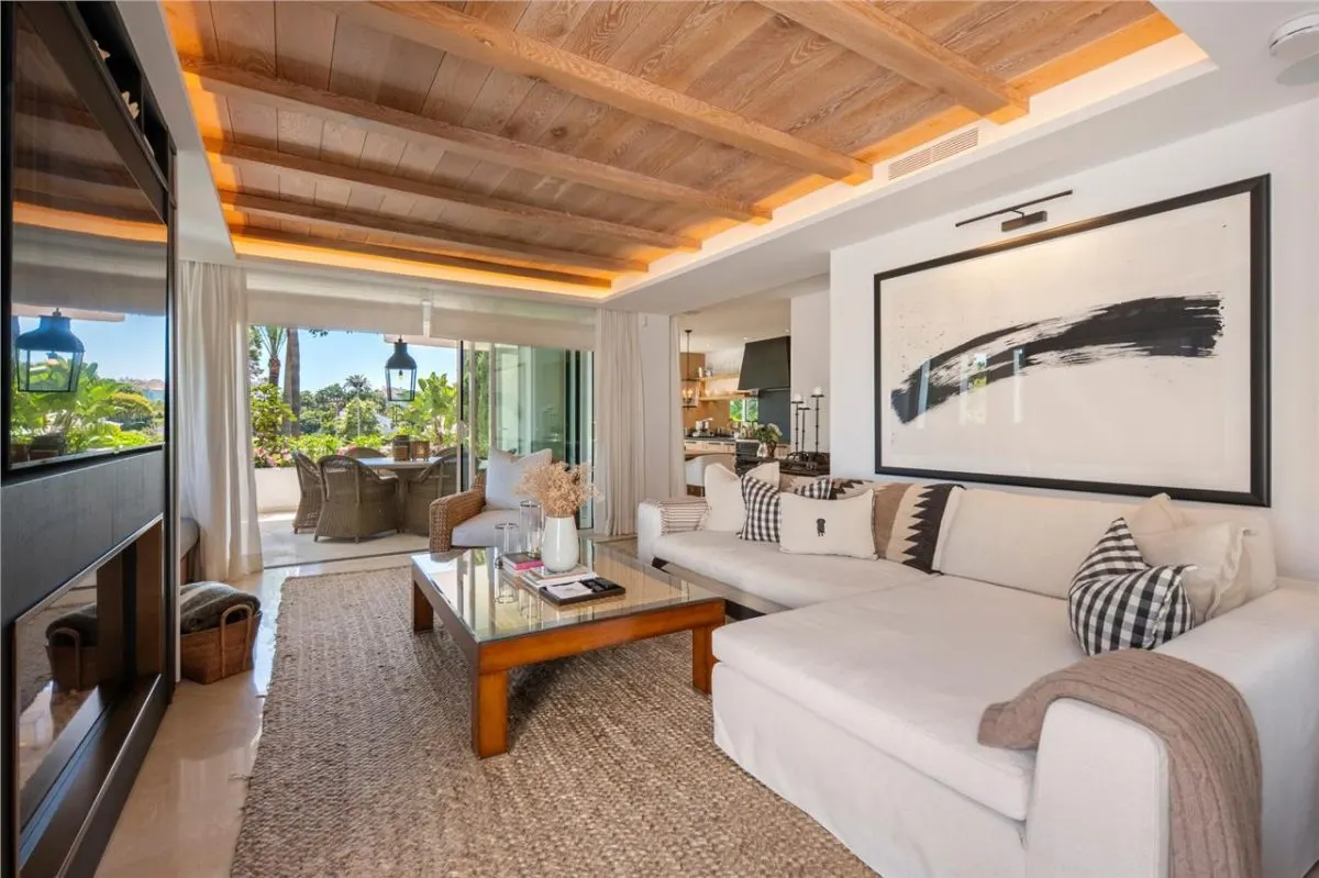 Villa Horizon 161 — Altos de Puente Romano Private Estate, Marbella view 2