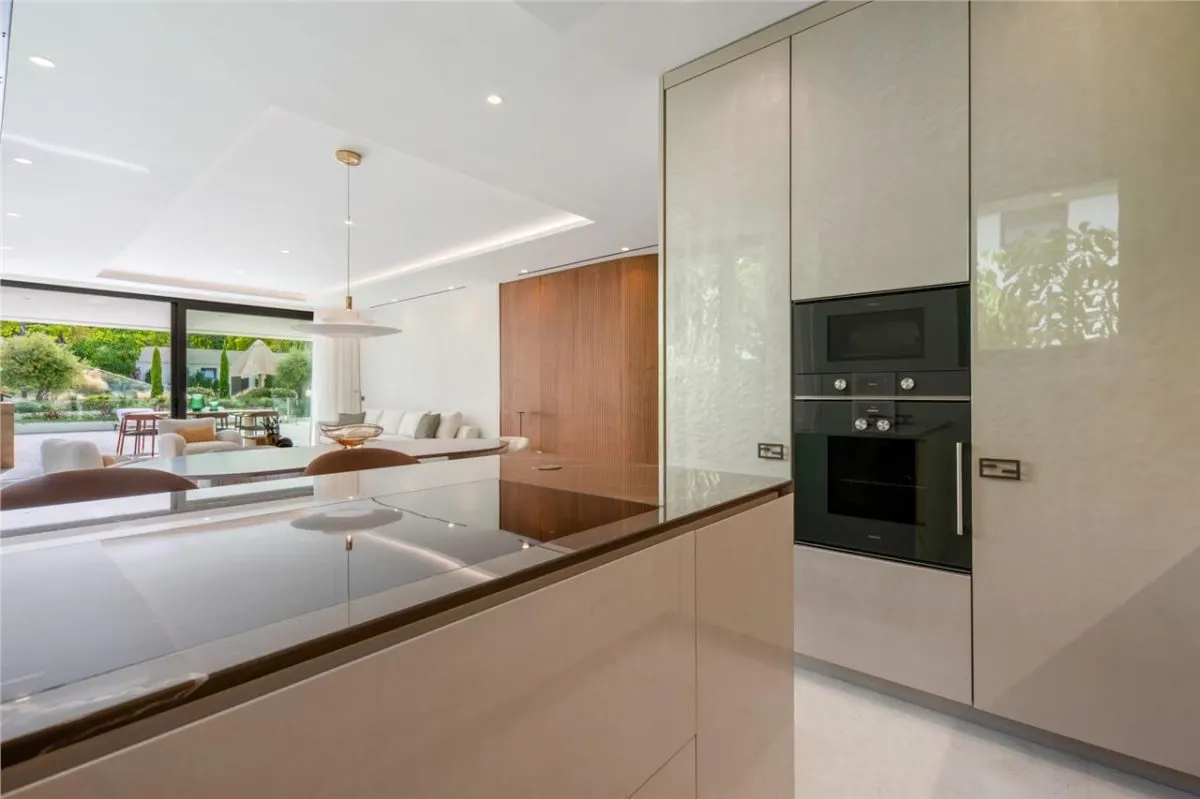 Villa Horizon 97 — Rio Real Private Estate, Marbella view 5