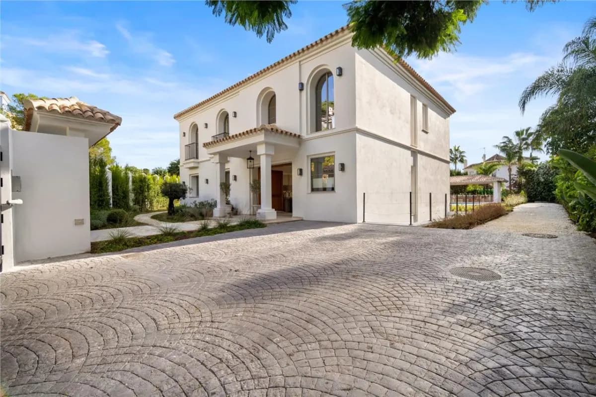 The Capanes del Golf Architectural Residence 146 — Benahavis view 3