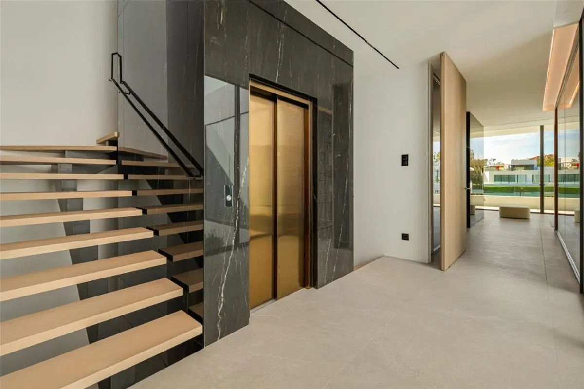 Private Belvedere Estate 60 — Marbesa, Marbella view 24