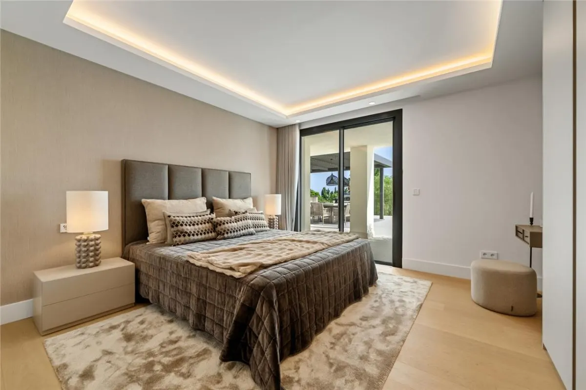 Villa Horizon 47 — Los Monteros Private Estate, Marbella view 17