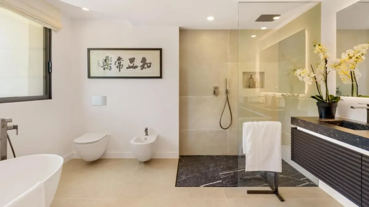 Contemporary Mediterranean Villa 123 — Rio Real, Marbella view 12
