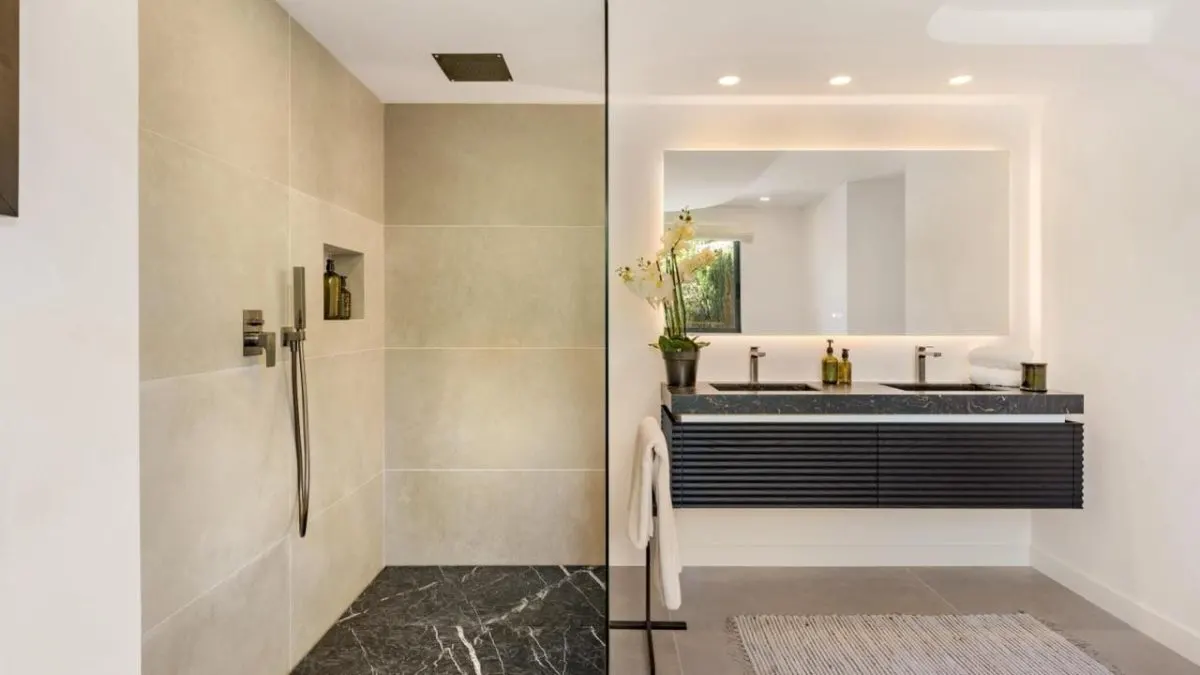 Contemporary Mediterranean Villa 123 — Rio Real, Marbella view 13