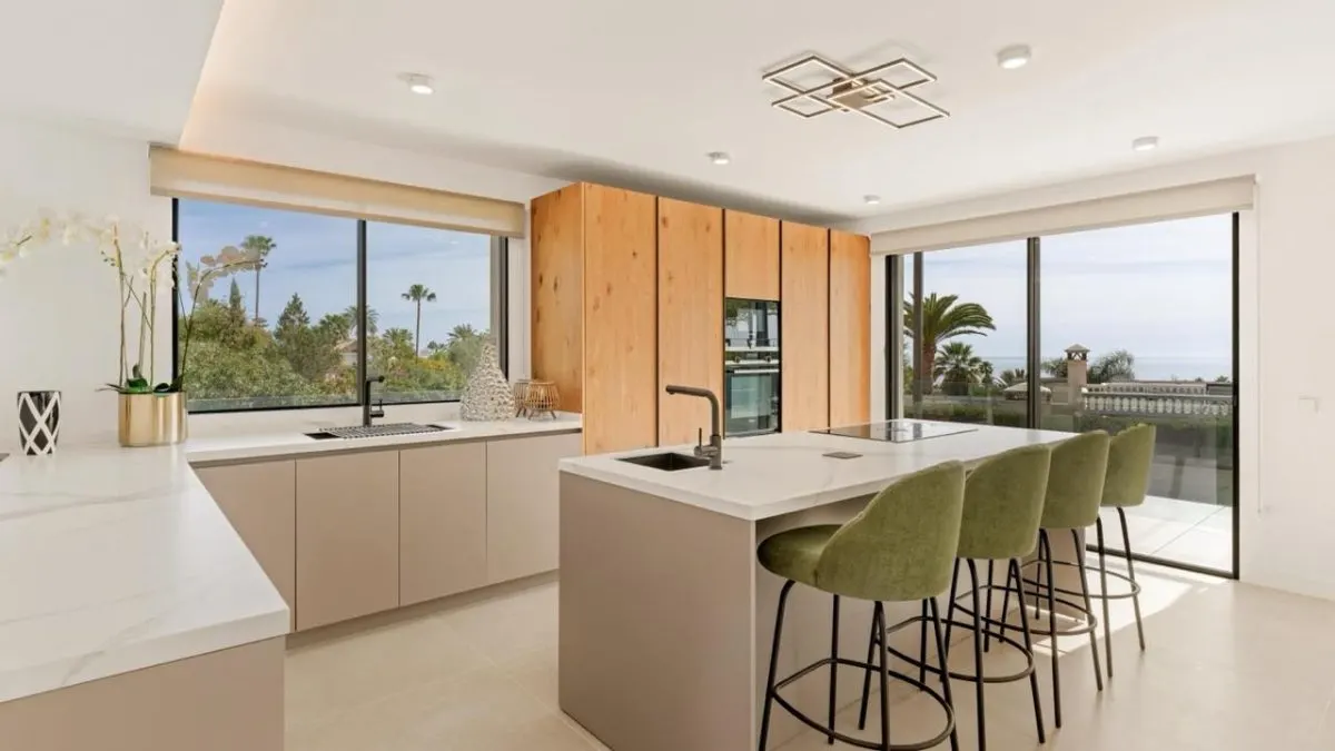 Contemporary Mediterranean Villa 123 — Rio Real, Marbella view 6