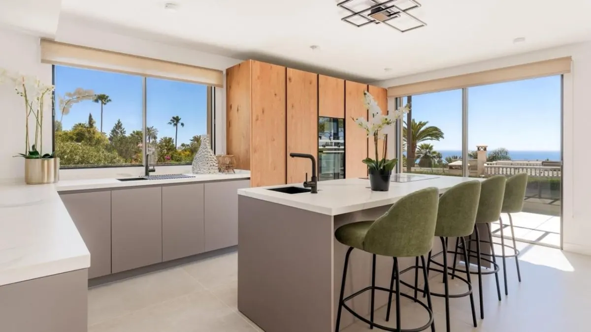 Contemporary Mediterranean Villa 123 — Rio Real, Marbella view 8