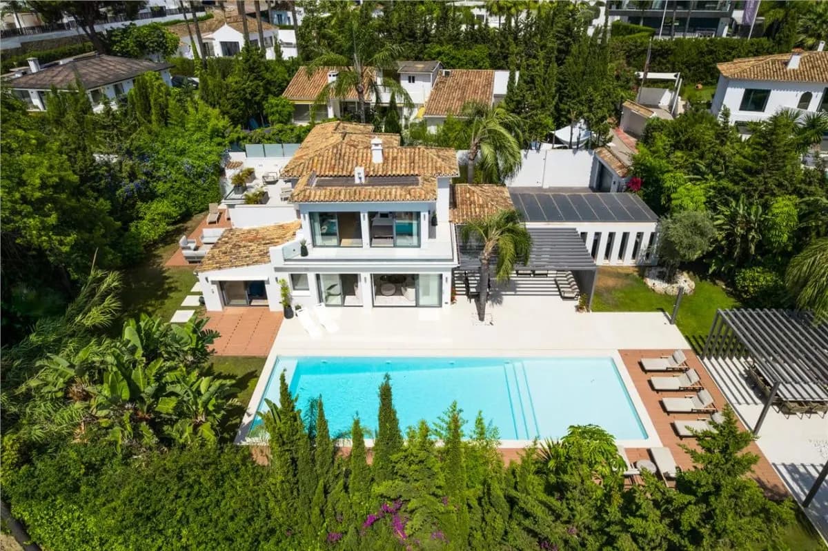Contemporary Mediterranean Villa 147 — Puerto Banús, Marbella view 3