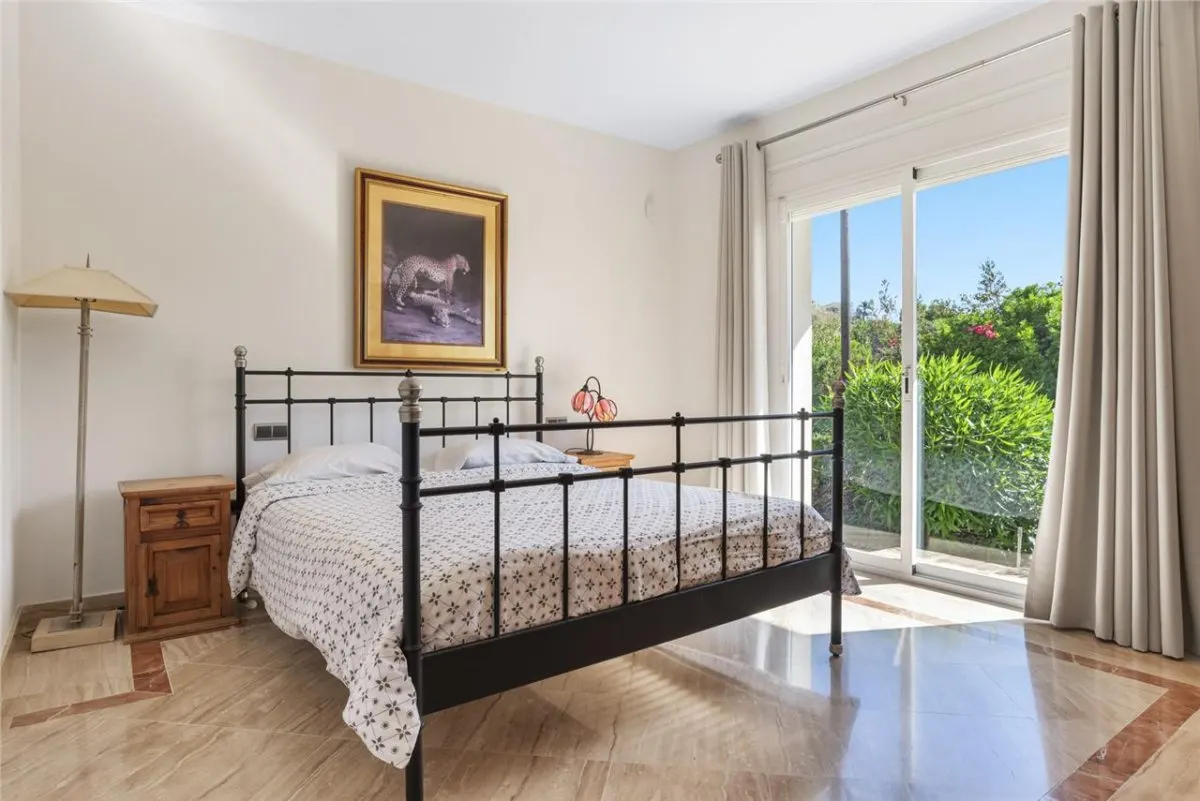 Contemporary Mediterranean Villa 115 — La Quinta, Benahavis view 4