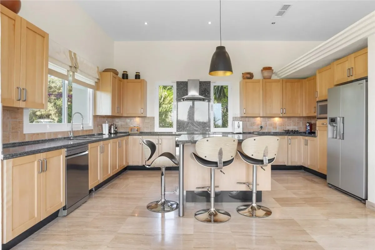 Contemporary Mediterranean Villa 115 — La Quinta, Benahavis view 7