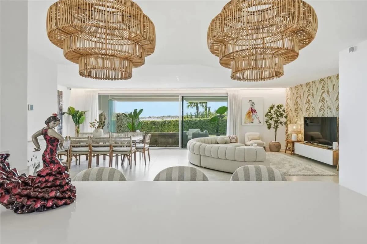 Executive Coastal Residence 131 — Golden Mile, Marbella view 5
