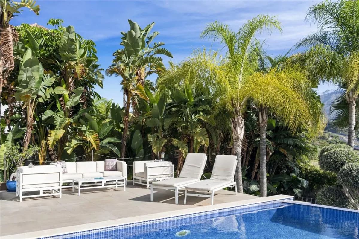 Contemporary Mediterranean Villa 155 — Capanes del Golf, Benahavis view 3