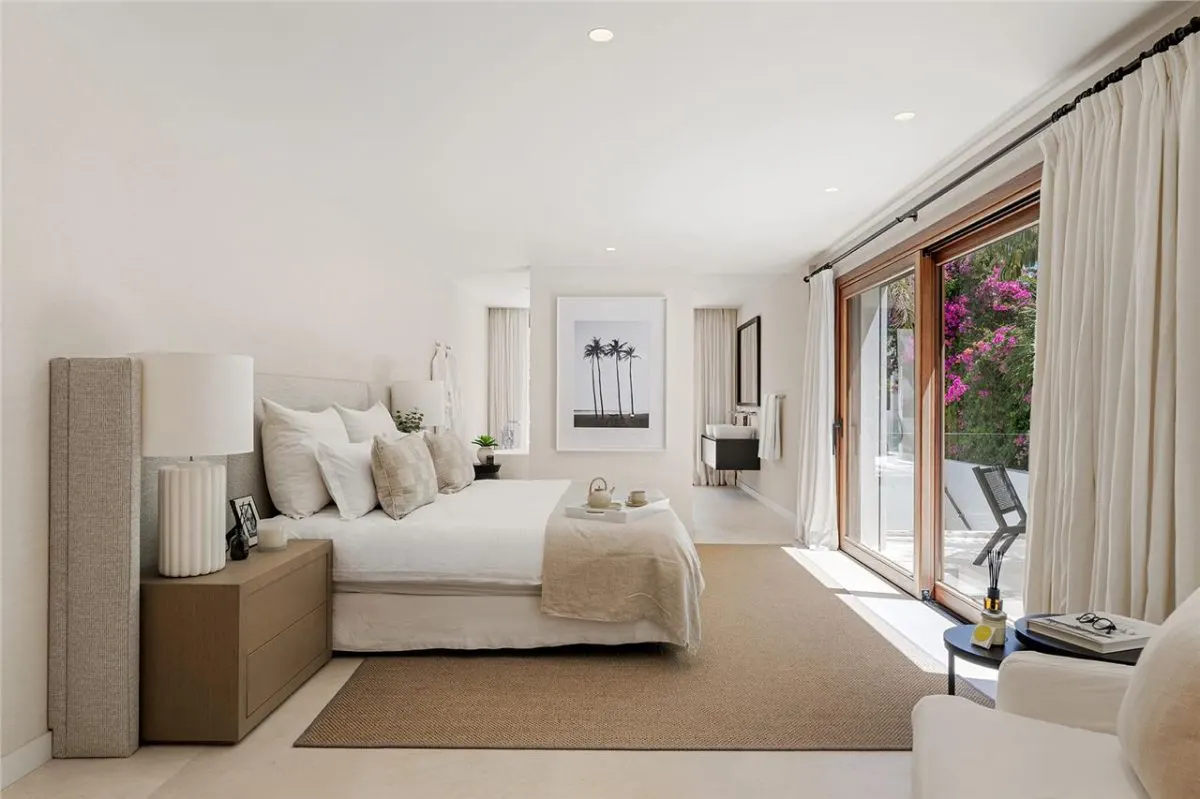 Contemporary Mediterranean Villa 87 — El Rosario, Marbella view 14