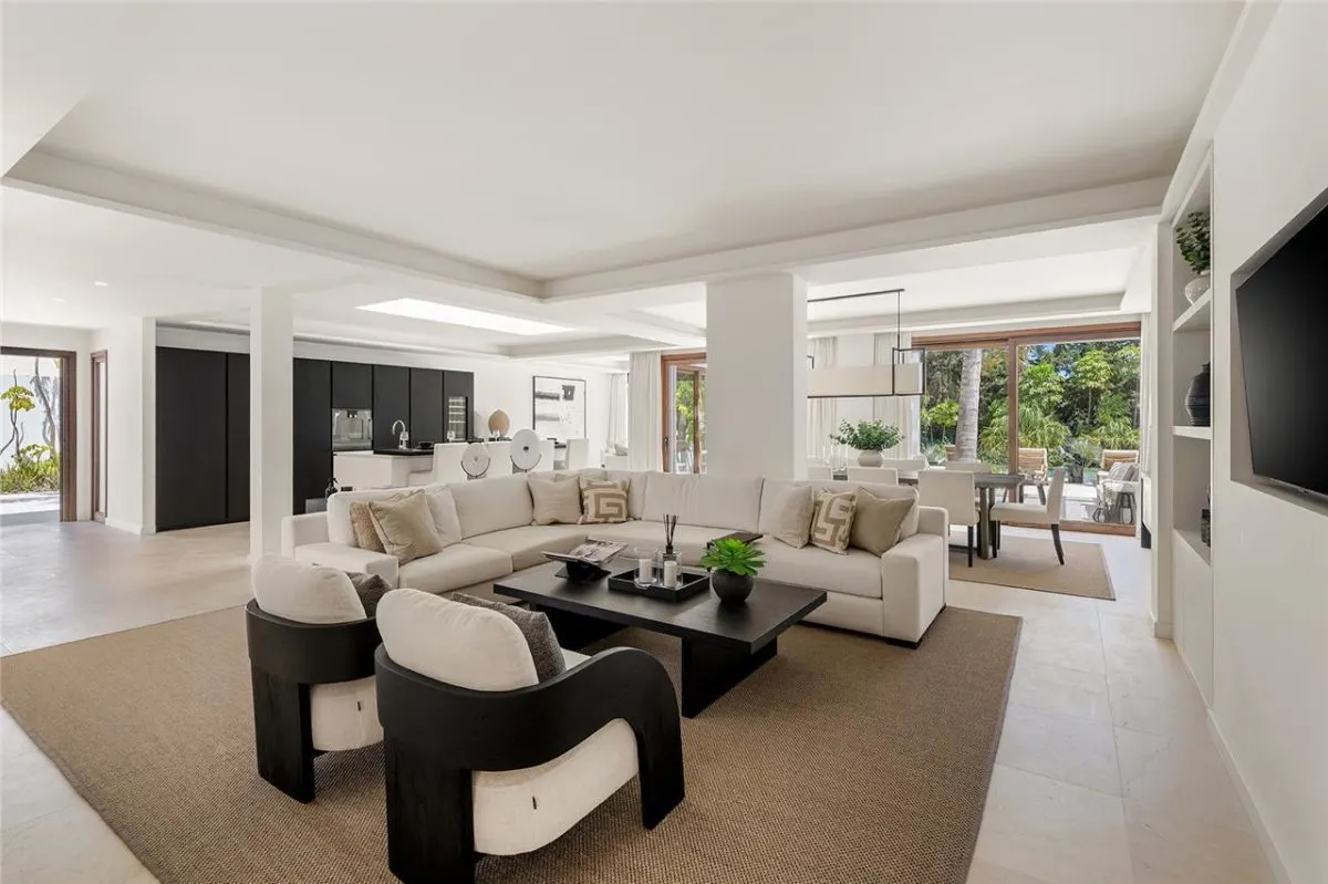 Contemporary Mediterranean Villa 87 — El Rosario, Marbella view 6