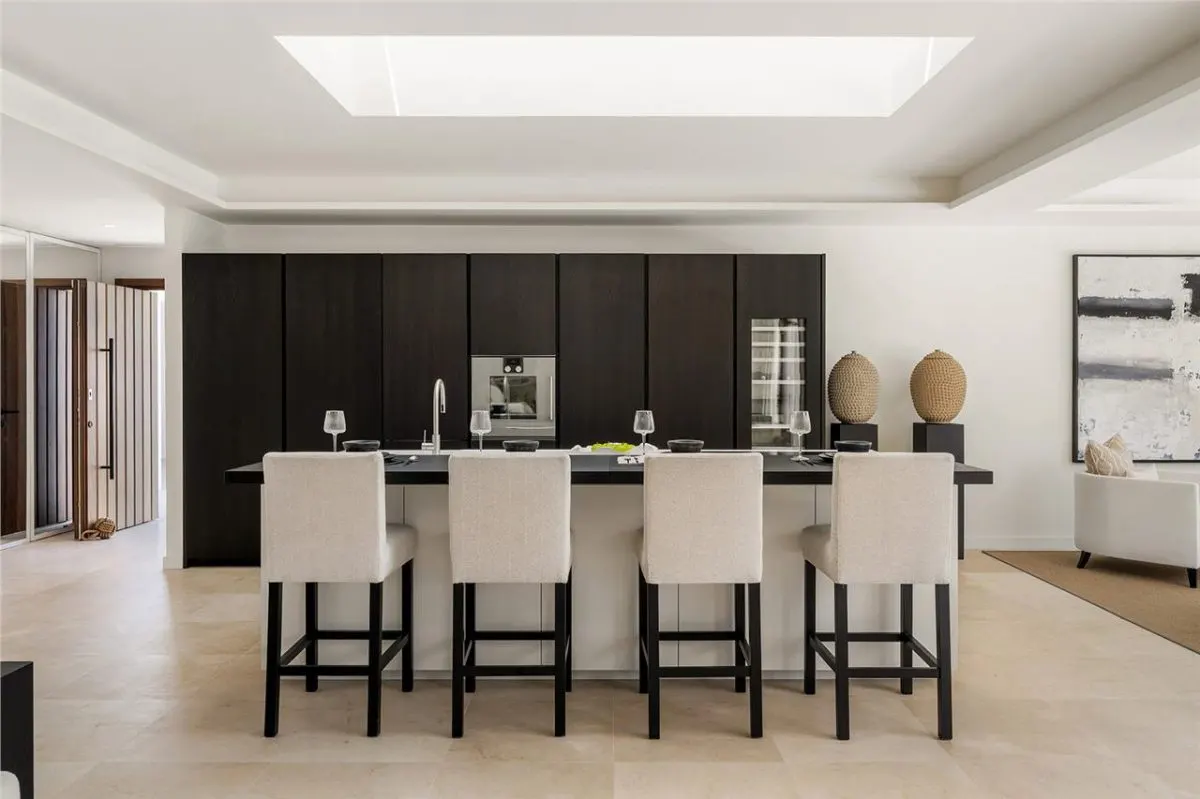 Contemporary Mediterranean Villa 87 — El Rosario, Marbella view 9