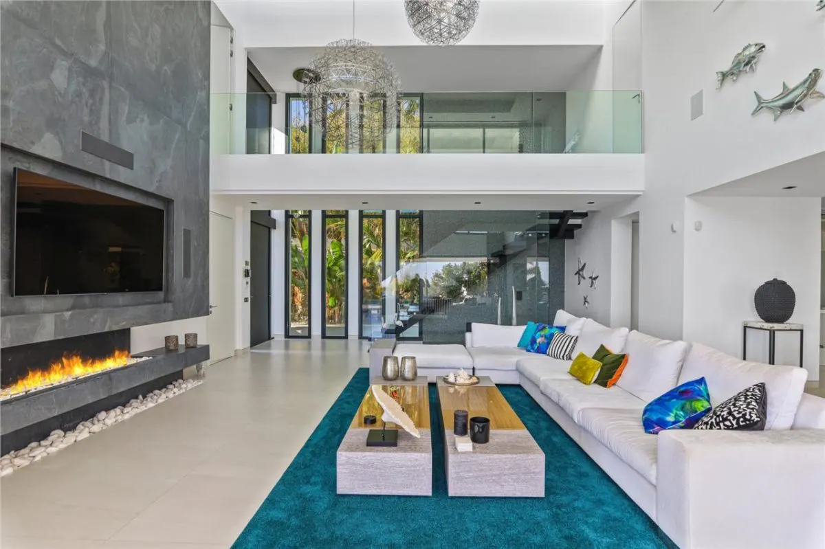 Contemporary Mediterranean Villa 95 — El Madroñal, Benahavis view 11