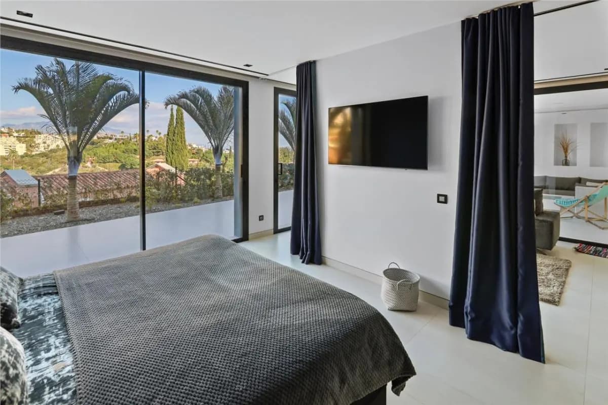 Contemporary Mediterranean Villa 95 — El Madroñal, Benahavis view 16