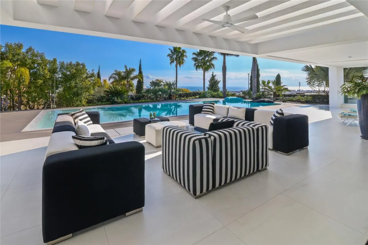 Contemporary Mediterranean Villa 95 — El Madroñal, Benahavis view 3